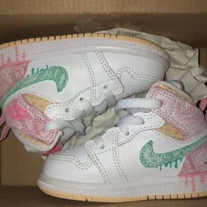 Jordan 1 Mid SE (TD) (size 4C)
